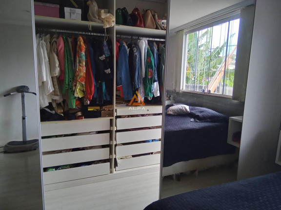 Imagem Casa com 3 Quartos à Venda, 84 m²