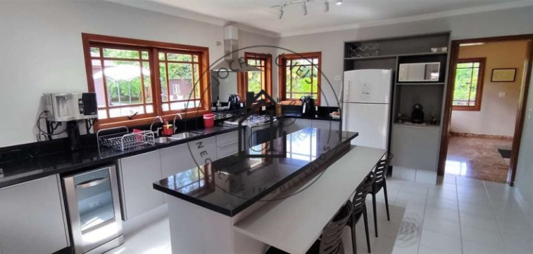 Imagem Casa de Condomínio com 3 Quartos à Venda, 1.500 m² em Algarve - Cotia