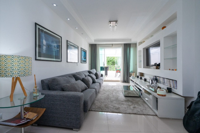 Casa com 3 Quartos à Venda, 130 m² em Vila Marari - São Paulo