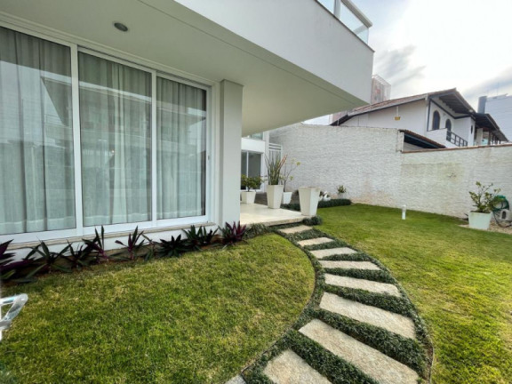 Casa com 3 Quartos à Venda, 387 m²