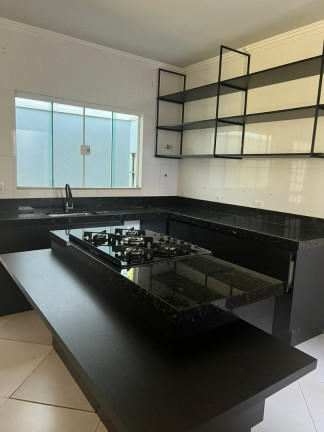 Casa com 3 Quartos à Venda, 82 m² em Jardim Universal - Sarandi
