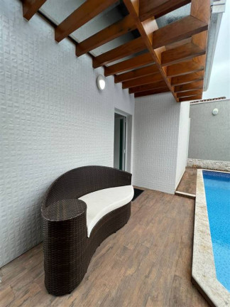 Imagem Casa com 3 Quartos à Venda, 180 m² em Maracanã - Praia Grande Imagem Casa com 3 Quartos à Venda, 180 m² em Maracanã - Praia Grande