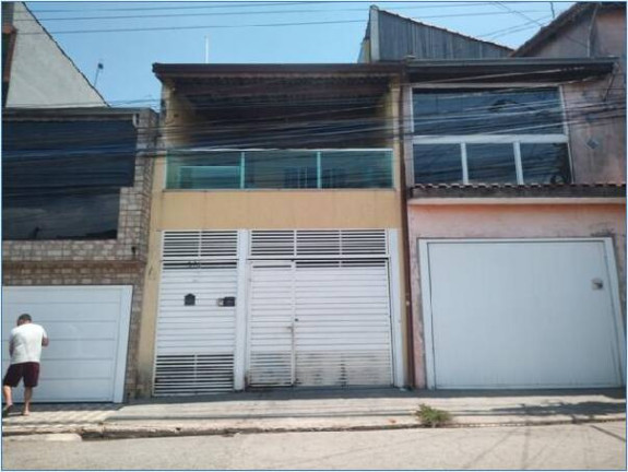 Casa com 3 Quartos à Venda, 222 m² em Condomínio Maracanã - Santo André