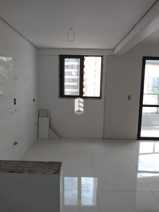 Imagem Cobertura com 4 Quartos à Venda, 210 m² em Nossa Senhora Medianeira - Santa Maria