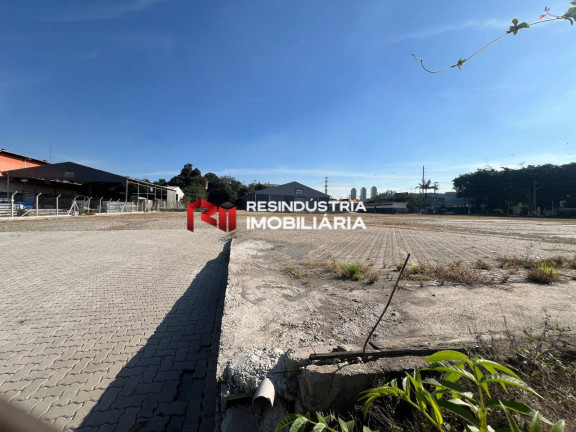 Imagem Terreno para Alugar, 12 m² em Gramado - Embu Das Artes Imagem Terreno para Alugar, 12 m² em Gramado - Embu Das Artes