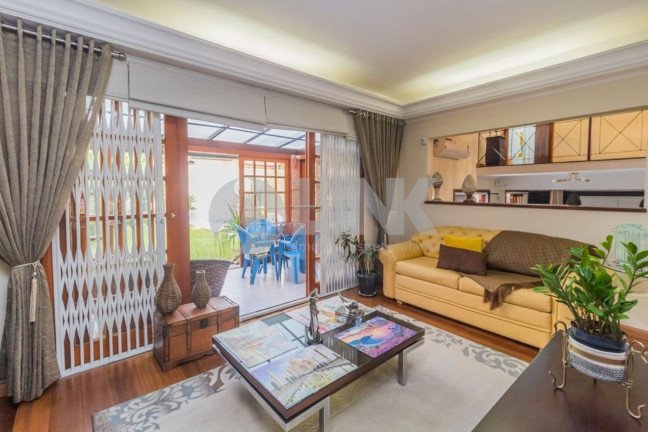 Imagem Casa com 4 Quartos à Venda, 422 m² em Jardim Itu - Porto Alegre
