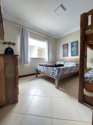 Imagem Casa com 3 Quartos à Venda, 300 m² em Itacolomi - Balneário Piçarras Imagem Casa com 3 Quartos à Venda, 300 m² em Itacolomi - Balneário Piçarras