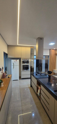 Imagem Casa com 3 Quartos à Venda, 146 m² Imagem Casa com 3 Quartos à Venda, 146 m²
