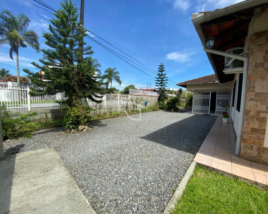 Imagem Casa com 5 Quartos à Venda, 196 m² em Anita Garibaldi - Joinville Imagem Casa com 5 Quartos à Venda, 196 m² em Anita Garibaldi - Joinville