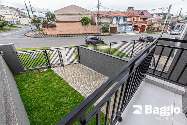Imagem Sobrado com 3 Quartos à Venda, 129 m² em Uberaba - Curitiba
