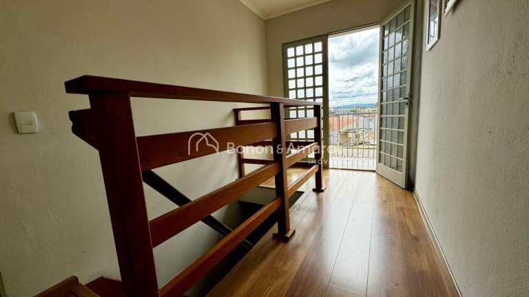 Imagem Casa com 3 Quartos à Venda, 294 m² em Vila São José - Valinhos Imagem Casa com 3 Quartos à Venda, 294 m² em Vila São José - Valinhos