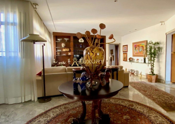 Imagem Imóvel com 4 Quartos à Venda, 560 m² em Lourdes - Belo Horizonte