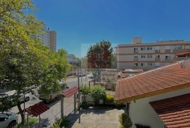 Imagem Casa com 3 Quartos à Venda, 178 m² em Santana - Porto Alegre