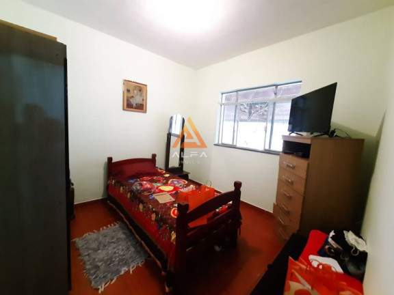 Imagem Casa com 4 Quartos à Venda, 120 m²
