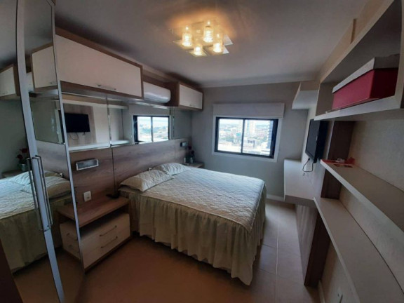 Imagem Apartamento com 3 Quartos à Venda, 109 m² em Centro