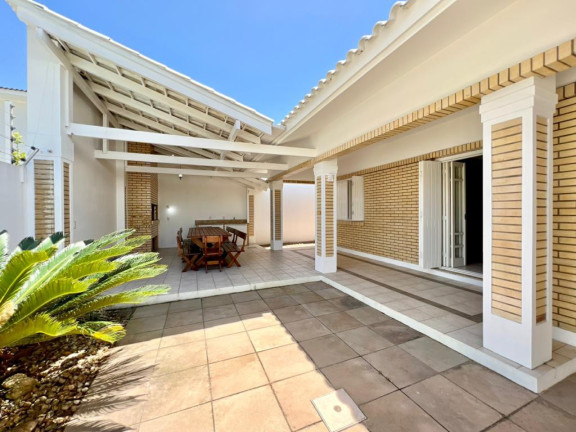 Imagem Casa com 4 Quartos à Venda, 300 m² em Atlantida - Xangri-la