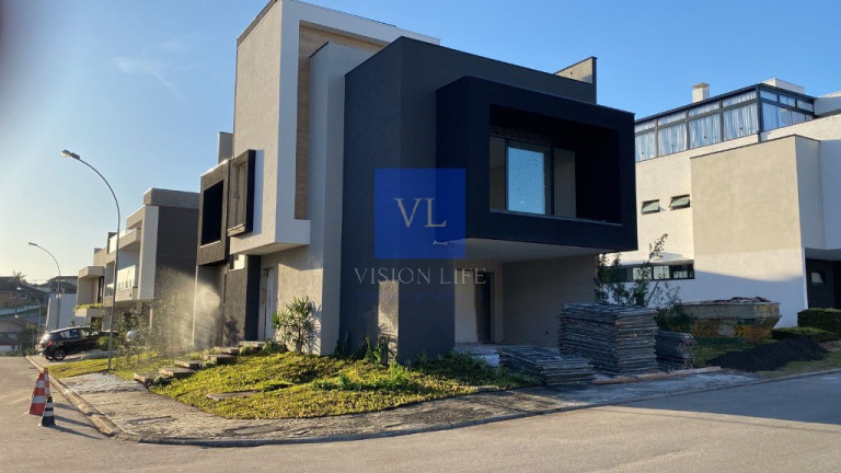 Imagem Casa com 3 Quartos à Venda, 193 m² em Santa Cândida - Curitiba Imagem Casa com 3 Quartos à Venda, 193 m² em Santa Cândida - Curitiba
