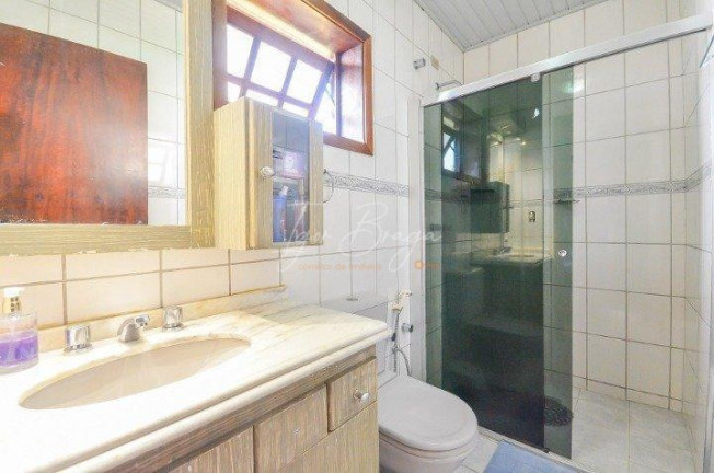 Imagem Casa com 3 Quartos à Venda, 252 m² em Pilarzinho - Curitiba Imagem Casa com 3 Quartos à Venda, 252 m² em Pilarzinho - Curitiba