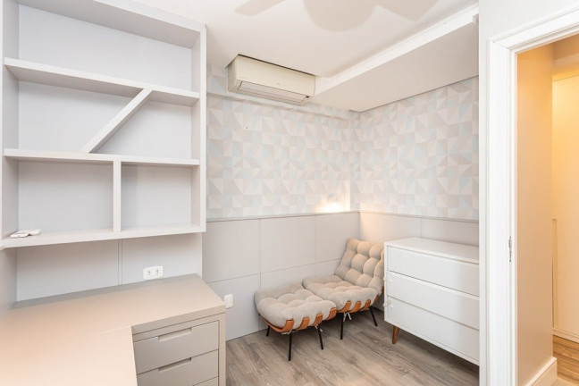 Imagem Apartamento com 4 Quartos à Venda, 217 m² em Petrópolis - Porto Alegre Imagem Apartamento com 4 Quartos à Venda, 217 m² em Petrópolis - Porto Alegre