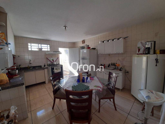 Imagem Casa com 4 Quartos à Venda, 186 m² em Setor Leste Universitário - Goiânia