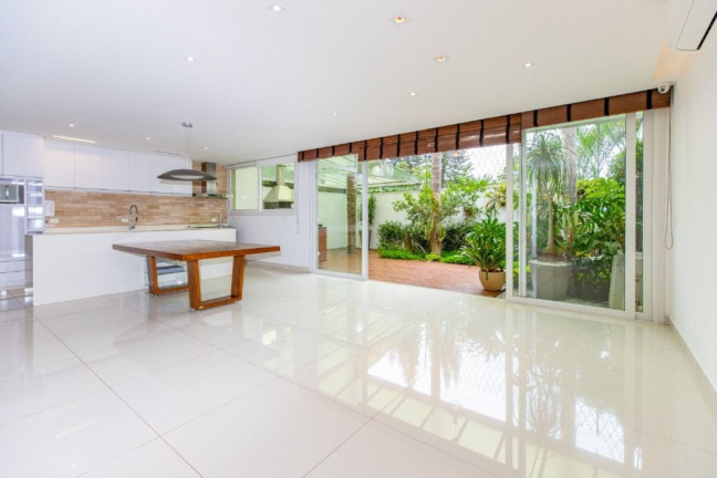 Imagem Casa com 5 Quartos à Venda, em Alto Da Boa Vista - São Paulo Imagem Casa com 5 Quartos à Venda, em Alto Da Boa Vista - São Paulo