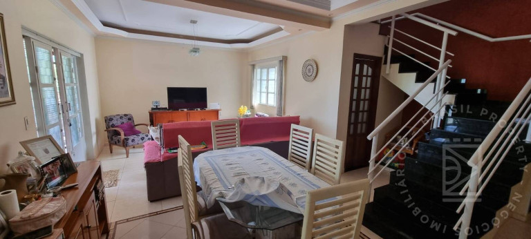Imagem Casa com 4 Quartos à Venda, 265 m² em O Estribo - Avaré Imagem Casa com 4 Quartos à Venda, 265 m² em O Estribo - Avaré