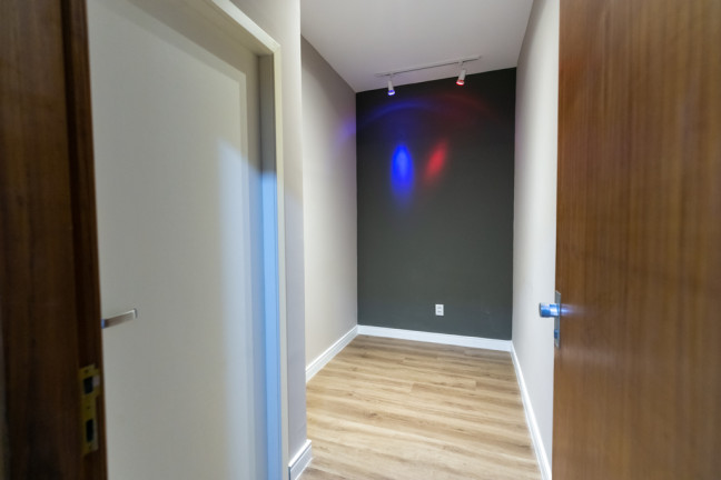 Imagem Sala Comercial à Venda, 28 m² em Chácara Das Pedras - Porto Alegre Imagem Sala Comercial à Venda, 28 m² em Chácara Das Pedras - Porto Alegre