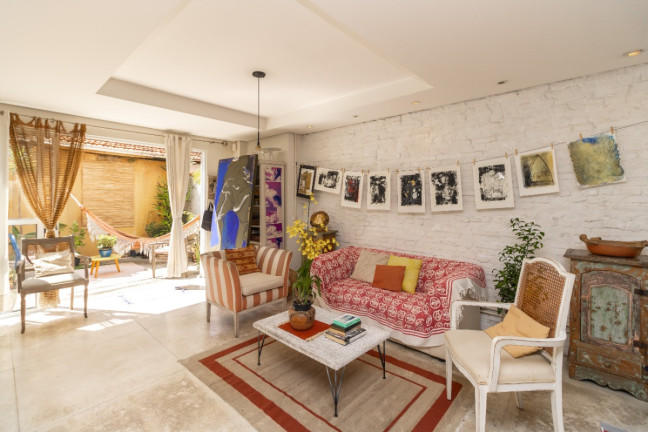 Imagem Casa com 3 Quartos à Venda, 325 m² em Sumaré - São Paulo Imagem Casa com 3 Quartos à Venda, 325 m² em Sumaré - São Paulo