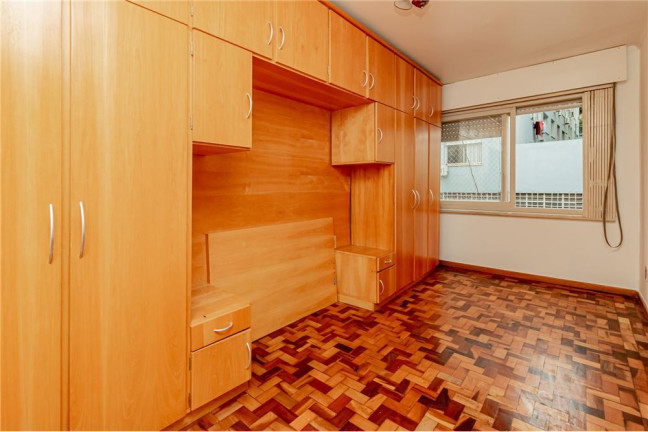 Imagem Imóvel com 2 Quartos à Venda, em Passo Da Areia - Porto Alegre Imagem Imóvel com 2 Quartos à Venda, em Passo Da Areia - Porto Alegre