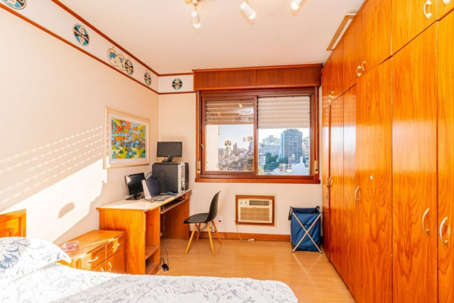 Imagem Imóvel com 4 Quartos à Venda, 335 m² em Rio Branco - Porto Alegre