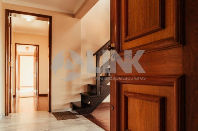Imagem Imóvel com 3 Quartos à Venda, 333 m² em Mont Serrat - Porto Alegre Imagem Imóvel com 3 Quartos à Venda, 333 m² em Mont Serrat - Porto Alegre