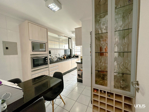Imagem Apartamento com 3 Quartos à Venda, 143 m² em Coqueiros - Florianópolis