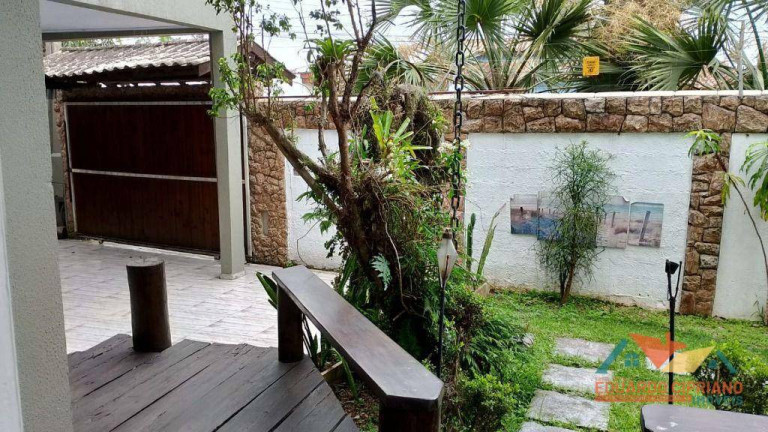 Imagem Casa com 3 Quartos à Venda ou Locação, 390 m² em Pontal De Santa Marina - Caraguatatuba Imagem Casa com 3 Quartos à Venda ou Locação, 390 m² em Pontal De Santa Marina - Caraguatatuba