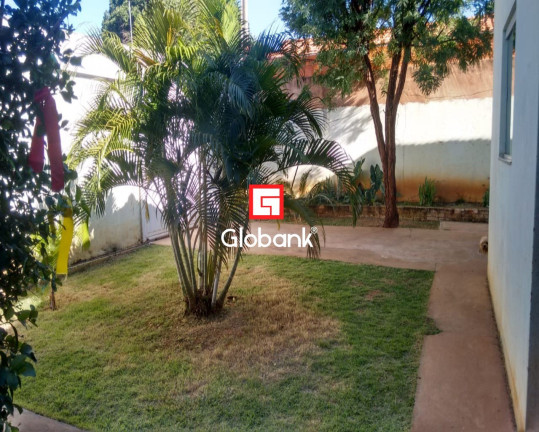 Imagem Casa com 3 Quartos à Venda, 360 m² em Santo Amaro - Montes Claros