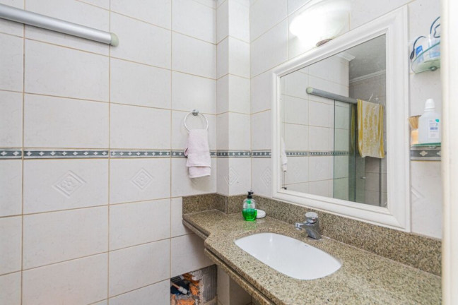 Imagem Imóvel com 3 Quartos à Venda, 110 m² em Petrópolis - Porto Alegre Imagem Imóvel com 3 Quartos à Venda, 110 m² em Petrópolis - Porto Alegre