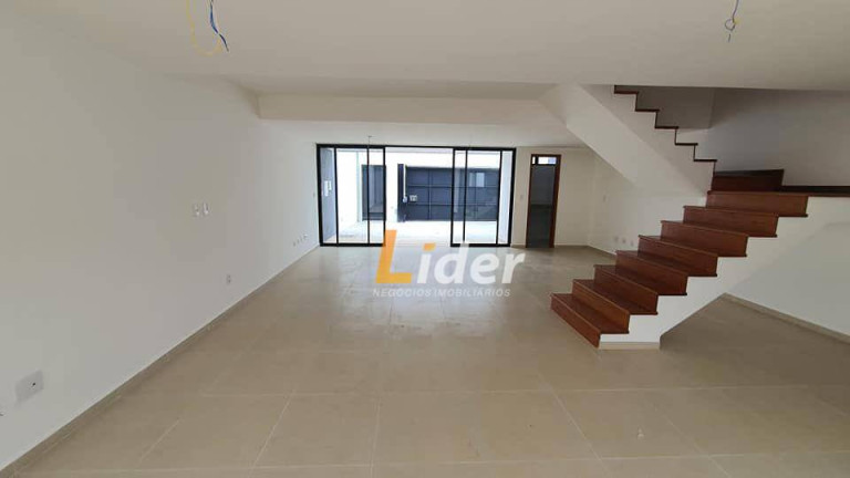 Imagem Casa com 3 Quartos à Venda, 238 m² em Aeroporto - Juiz De Fora Imagem Casa com 3 Quartos à Venda, 238 m² em Aeroporto - Juiz De Fora