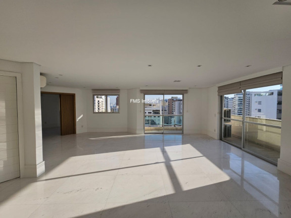 Imóvel com 3 Quartos à Venda, 210 m² em Moema - São Paulo