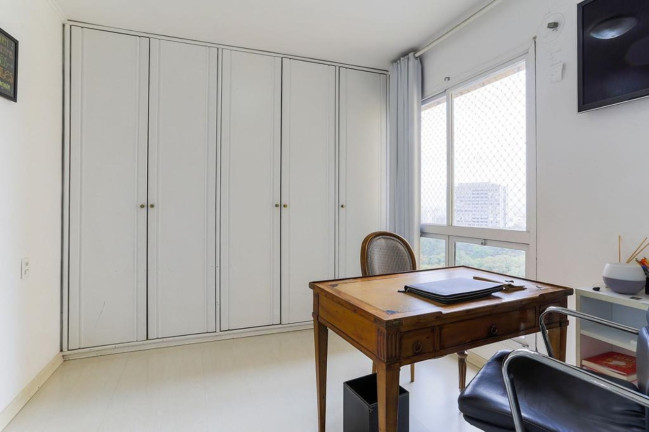 Imagem Imóvel com 3 Quartos à Venda, 211 m² em Vila Suzana - São Paulo
