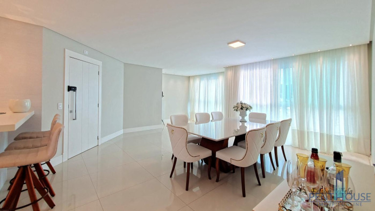 Imagem Apartamento com 4 Quartos à Venda, 129 m² em Centro - Balneário Camboriú Imagem Apartamento com 4 Quartos à Venda, 129 m² em Centro - Balneário Camboriú