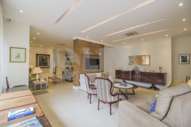 Imagem Apartamento com 4 Quartos à Venda, 251 m² em Moinhos De Vento - Porto Alegre
