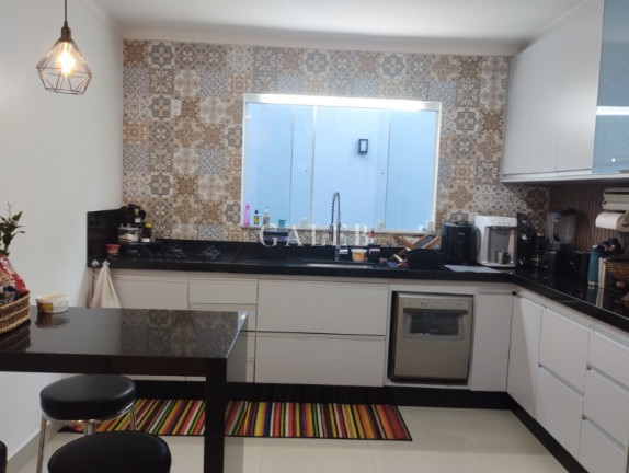 Imagem Casa com 3 Quartos à Venda, 132 m² em Jardim Maristela - Atibaia Imagem Casa com 3 Quartos à Venda, 132 m² em Jardim Maristela - Atibaia