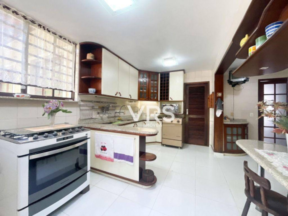 Imagem Casa com 8 Quartos à Venda, 523 m² em Pimenteiras - Teresópolis Imagem Casa com 8 Quartos à Venda, 523 m² em Pimenteiras - Teresópolis