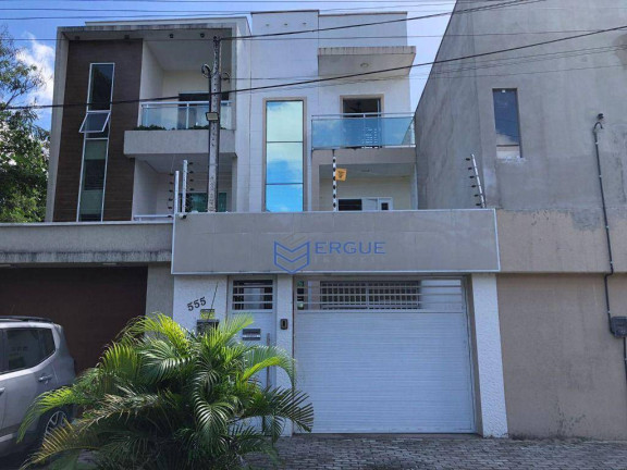Casa com 4 Quartos à Venda, 375 m² em Maraponga - Fortaleza