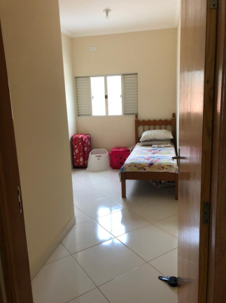 Imagem Sobrado com 3 Quartos à Venda, 210 m² em Santana - Pindamonhangaba