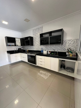 Imagem Casa com 5 Quartos para Alugar,  em Outeiro Da Glória - Porto Seguro