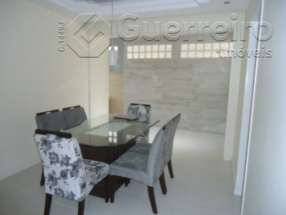 Imagem Apartamento com 3 Quartos à Venda, 107 m² em Centro - Florianópolis Imagem Apartamento com 3 Quartos à Venda, 107 m² em Centro - Florianópolis