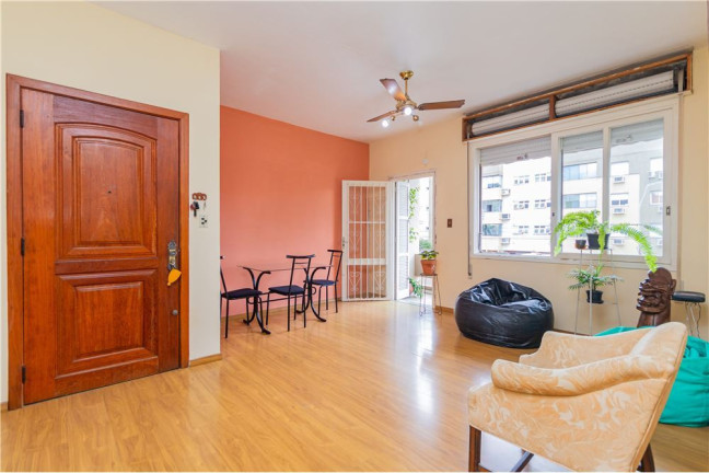 Imagem Imóvel com 2 Quartos à Venda,  em Menino Deus - Porto Alegre
