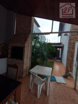 Imagem Sobrado com 5 Quartos à Venda, 209 m² em Vila Zezé - Jacareí