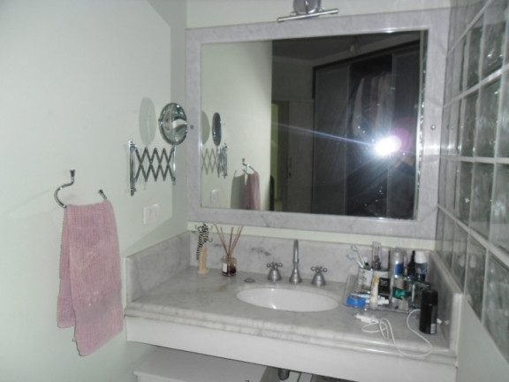Imagem Casa com 3 Quartos à Venda, 360 m² em Cond. Jardim Coleginho - Jacareí Imagem Casa com 3 Quartos à Venda, 360 m² em Cond. Jardim Coleginho - Jacareí