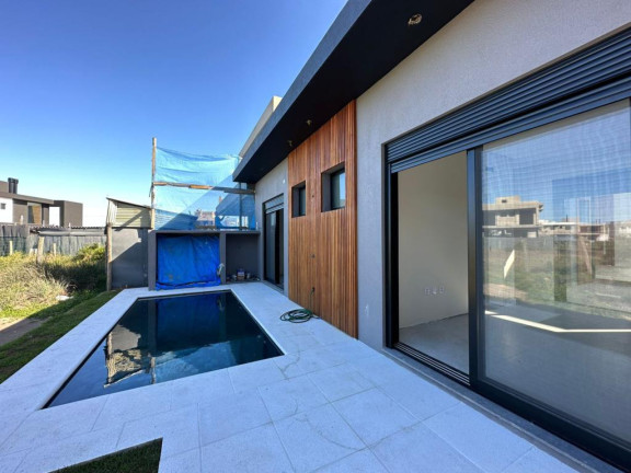 Imagem Casa com 3 Quartos à Venda,  em -- - Xangri-la